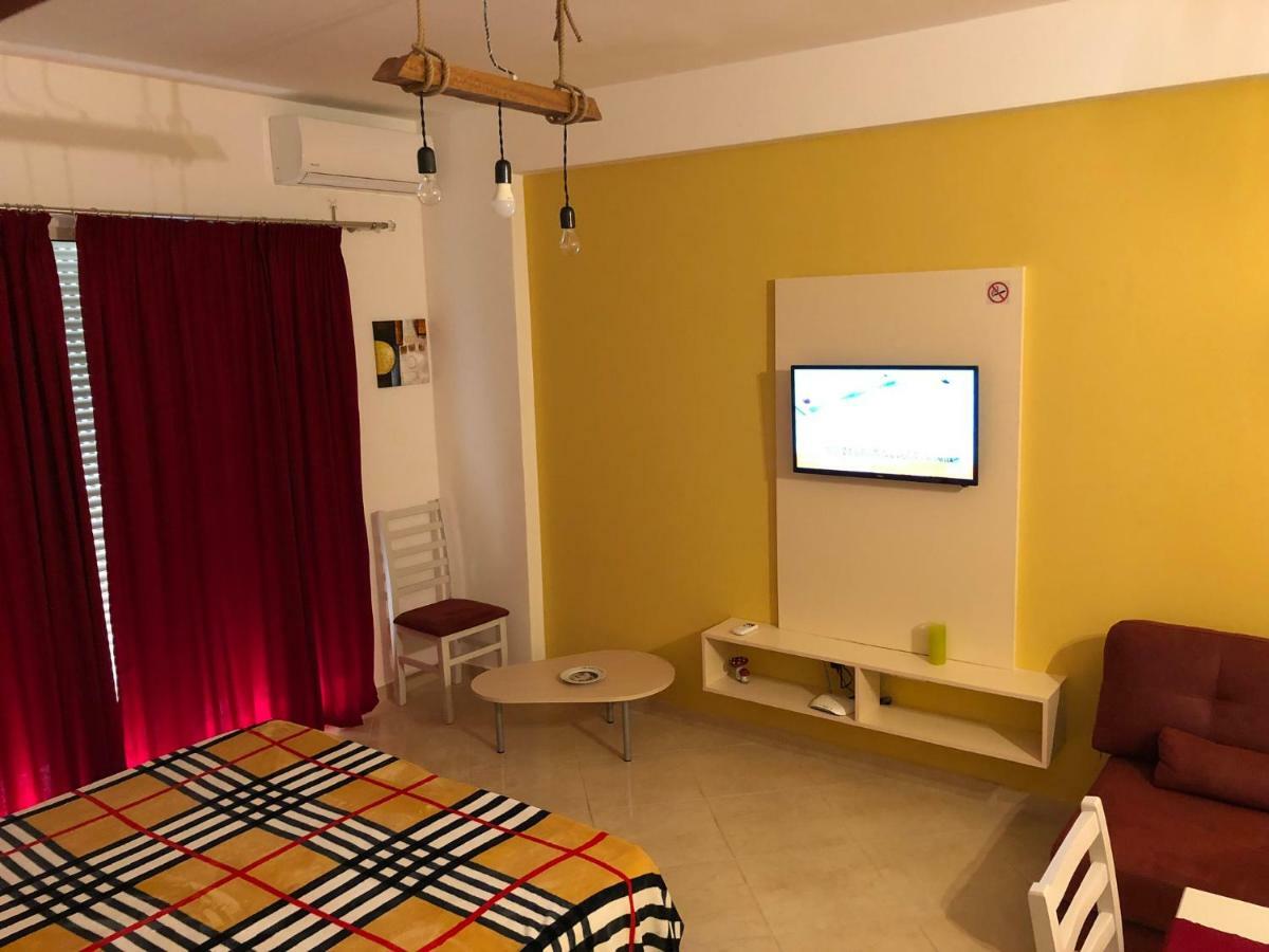 Appartamento Giallo Vlore Luaran gambar